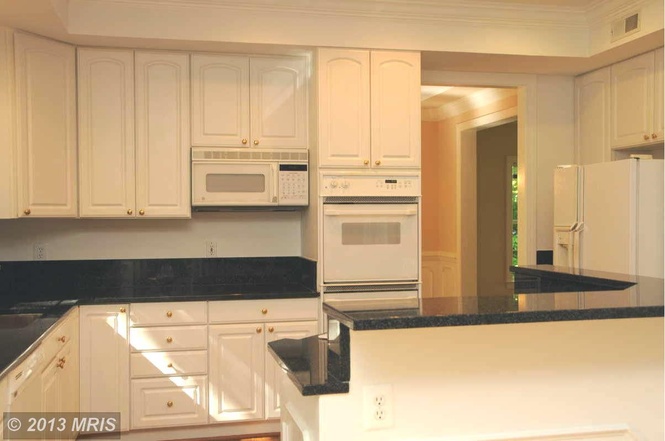 old picture of kitchen before it was remodeled